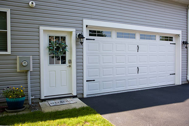 24/7 Emergency Garage Door Panel Replacement experts in South San Jose Hills, CA